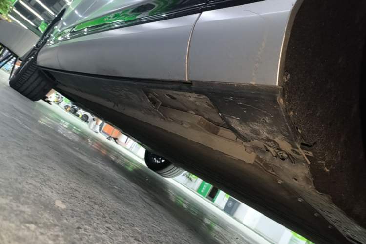 Used XPeng G9 2026 Model, 725 Max Right Side Sill