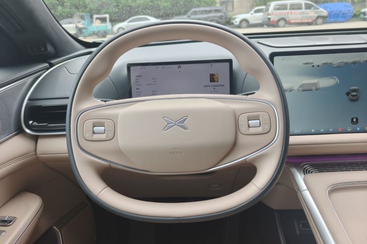 Used XPeng G9 2026 Model, 725 Max Steering Wheel
