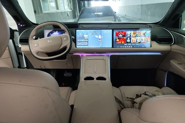 Used XPeng G9 2026 Model, 725 Max Center Console