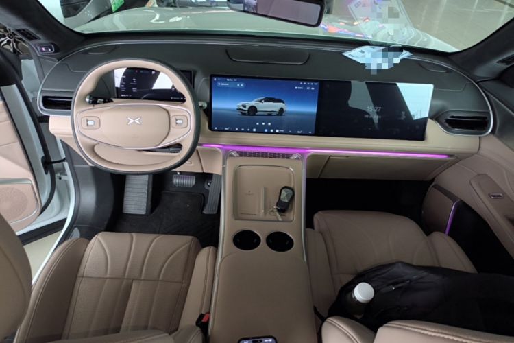 Used XPeng G9 2026 Model, 725 Max Center Console