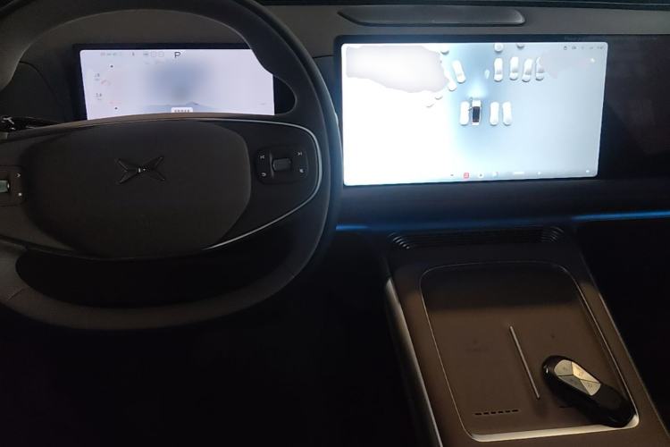Used XPeng G9 2026 Model, 725 Max Center Console