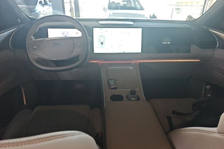 Used XPeng G9 2026 Model, 725 Max Center Console