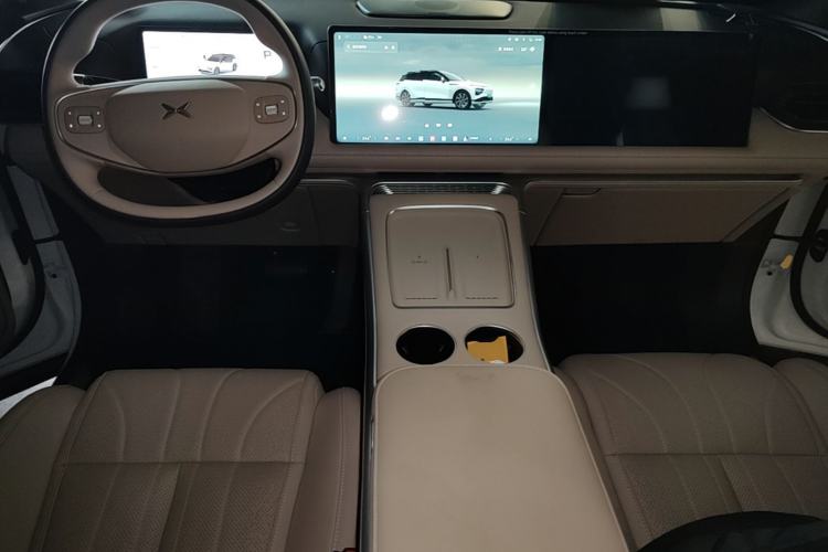 Used XPeng G9 2026 Model, 725 Max Center Console