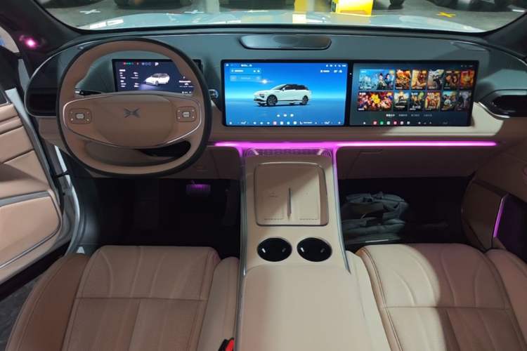 Used XPeng G9 2026 Model, 725 Max Center Console