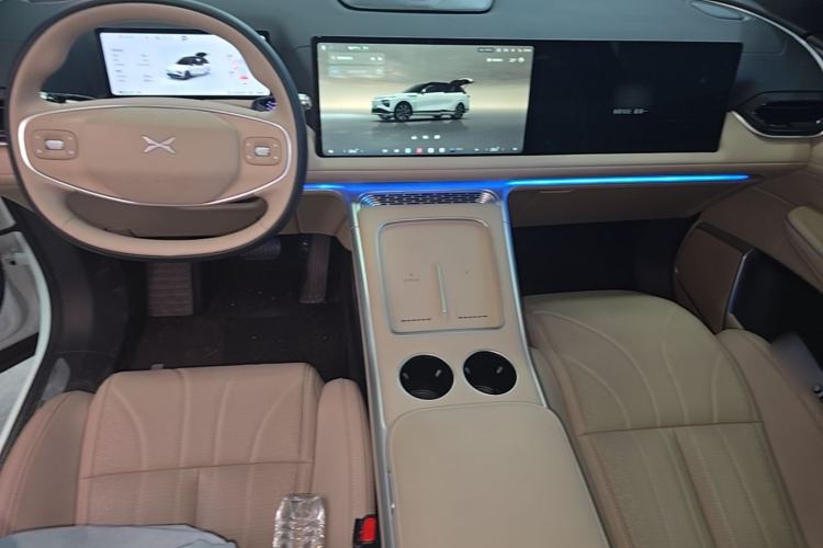 Used XPeng G9 2026 Model, 725 Max Center Console
