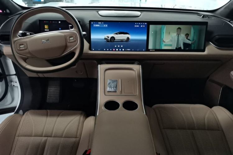 Used XPeng G9 2026 Model, 725 Max Center Console
