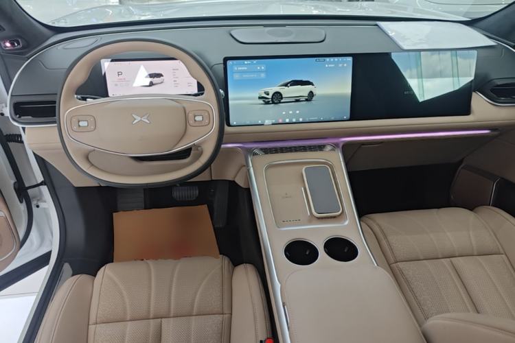 Used XPeng G9 2026 Model, 725 Max Center Console