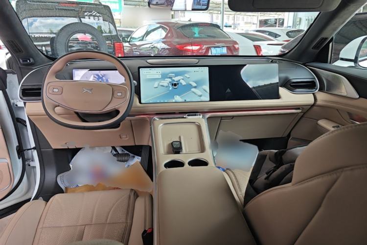 Used XPeng G9 2026 Model, 725 Max Center Console