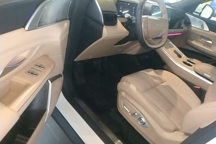 Used XPeng G9 2026 Model, 725 Max Driver Seat