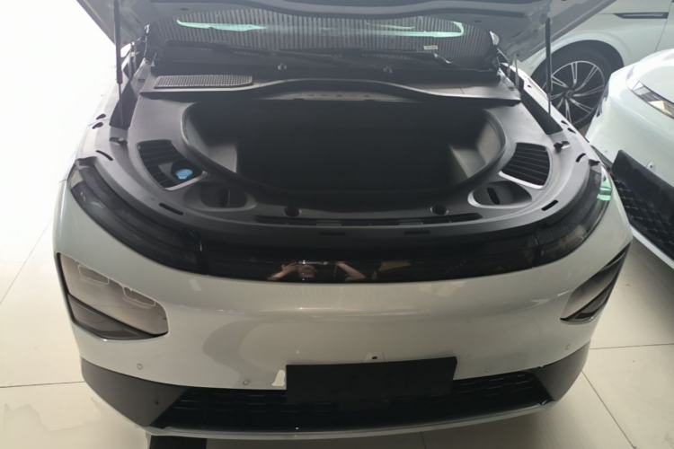 Used XPeng G9 2026 Model, 725 Max Engine Bay