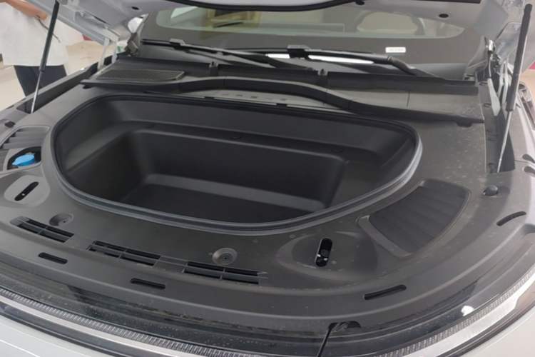 Used XPeng G9 2026 Model, 725 Max Engine Bay