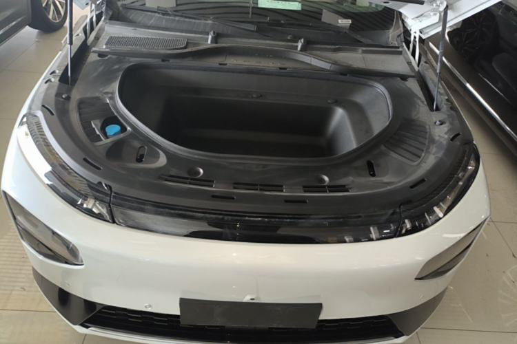 Used XPeng G9 2026 Model, 725 Max Engine Bay