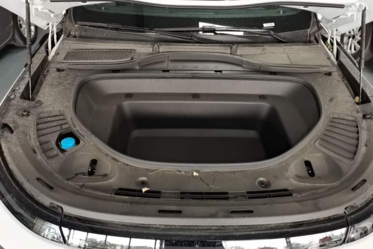 Used XPeng G9 2026 Model, 725 Max Engine Bay