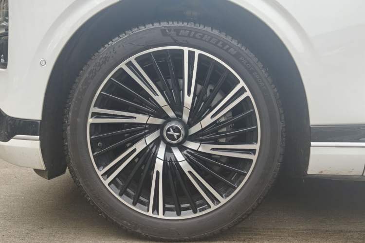 Used XPeng G9 2026 Model, 725 Max Exterior 4