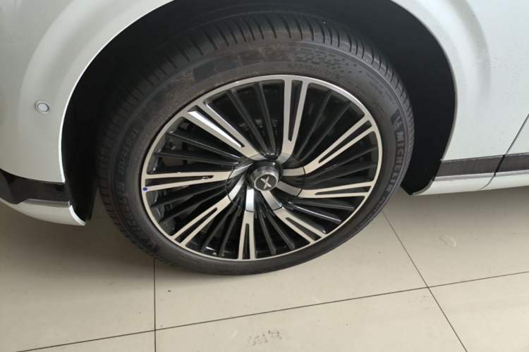 Used XPeng G9 2026 Model, 725 Max Left Front Wheel Hub