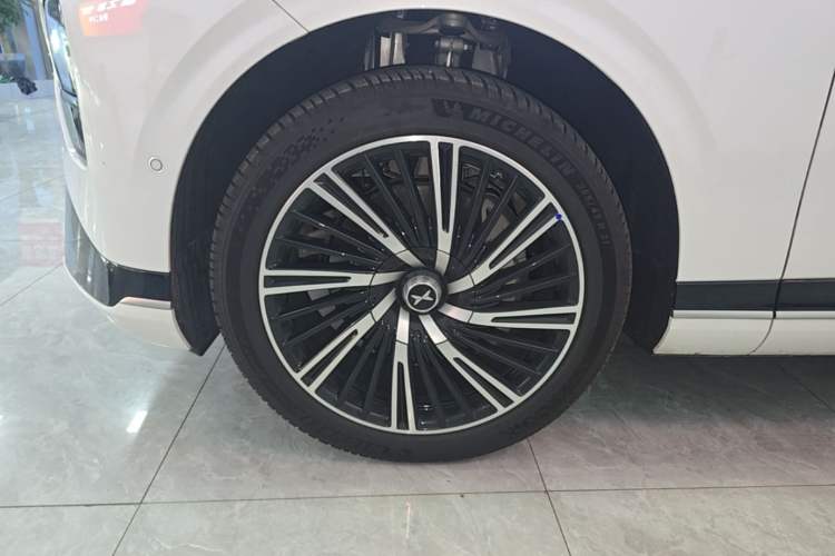 Used XPeng G9 2026 Model, 725 Max Left Front Wheel Hub