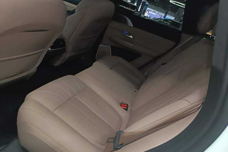 Used XPeng G9 2026 Model, 725 Max Left Rear Seat
