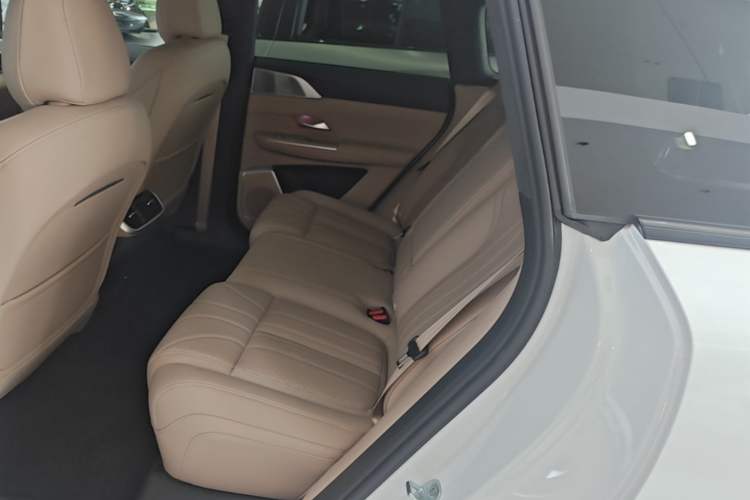 Used XPeng G9 2026 Model, 725 Max Left Rear Seat