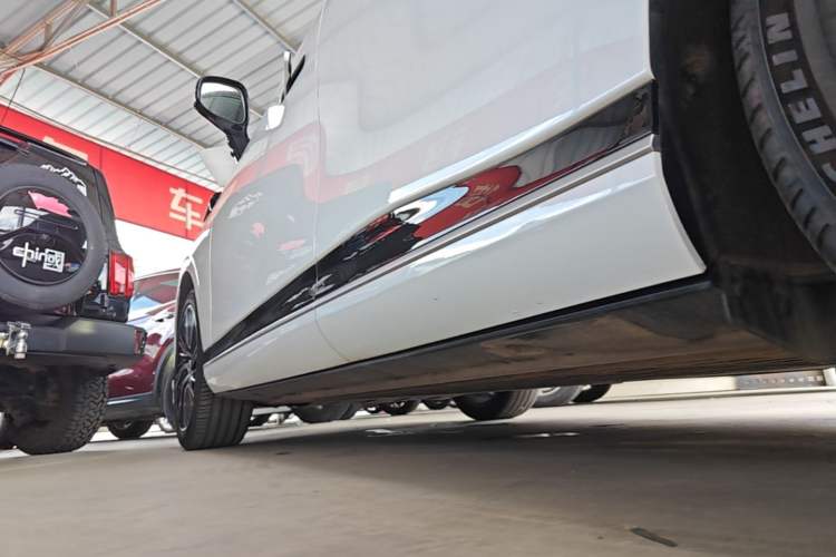 Used XPeng G9 2026 Model, 725 Max Left Side Sill