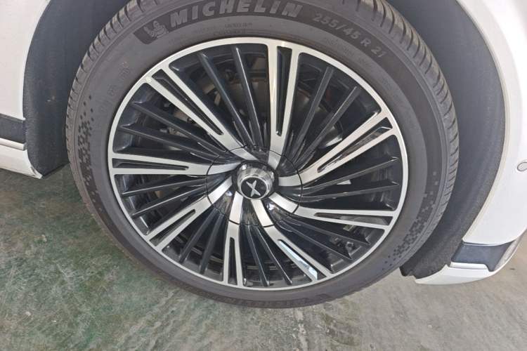 Used XPeng G9 2026 Model, 725 Max Right Front Wheel Hub