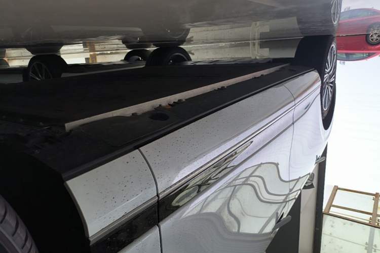 Used XPeng G9 2026 Model, 725 Max Right Side Sill