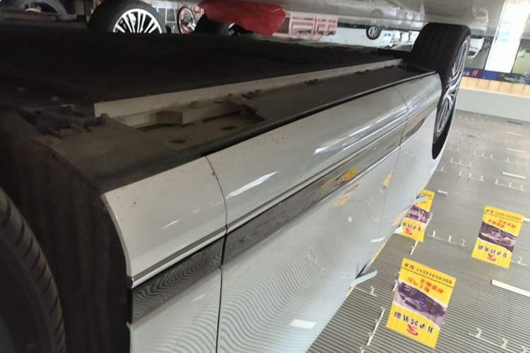 Used XPeng G9 2026 Model, 725 Max Right Side Sill