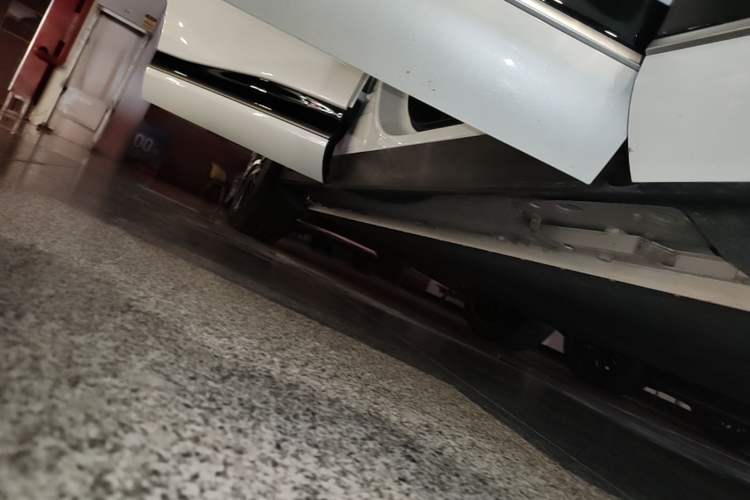 Used XPeng G9 2026 Model, 725 Max Right Side Sill
