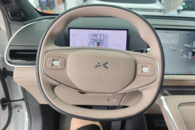 Used XPeng G9 2026 Model, 725 Max Steering Wheel