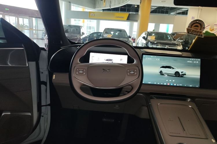 Used XPeng G9 2026 Model, 725 Max Steering Wheel