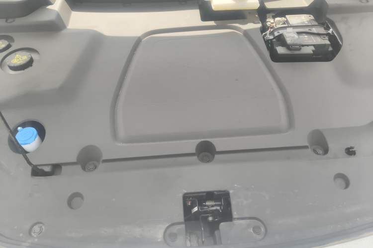 Used XPeng MONA M03 2024 620 with Ultra-Long Range Engine Bay