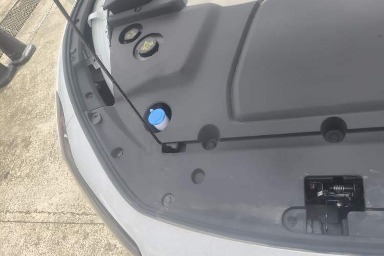 Used XPeng MONA M03 2024 620 with Ultra-Long Range Engine Bay Right