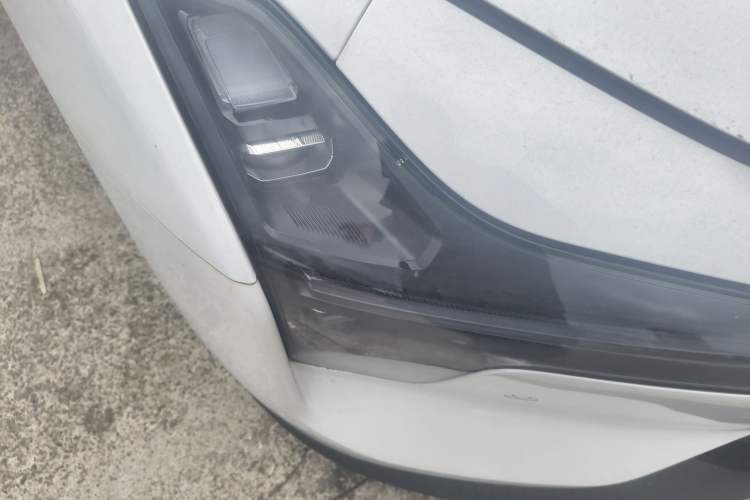 Used XPeng MONA M03 2024 620 with Ultra-Long Range Right Front Headlight