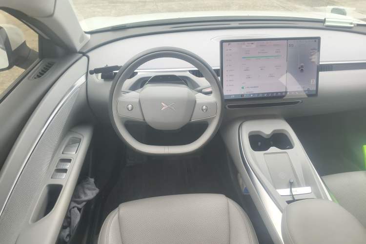 Used XPeng MONA M03 2024 620 with Ultra-Long Range Steering Wheel