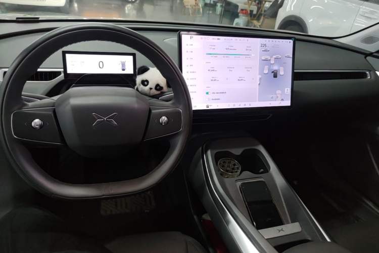 Used XPeng MONA M03 2024 620 with Ultra-Long Range Center Console