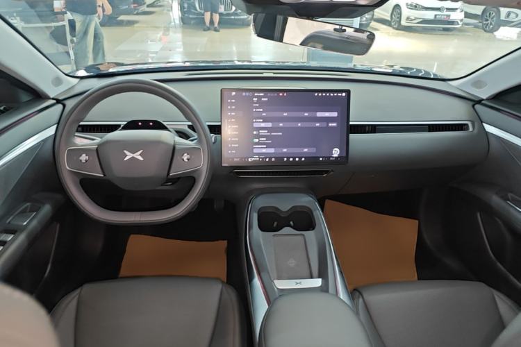 Used XPeng MONA M03 2024 620 with Ultra-Long Range Center Console