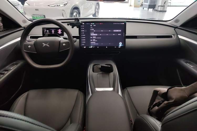 Used XPeng MONA M03 2024 620 with Ultra-Long Range Center Console