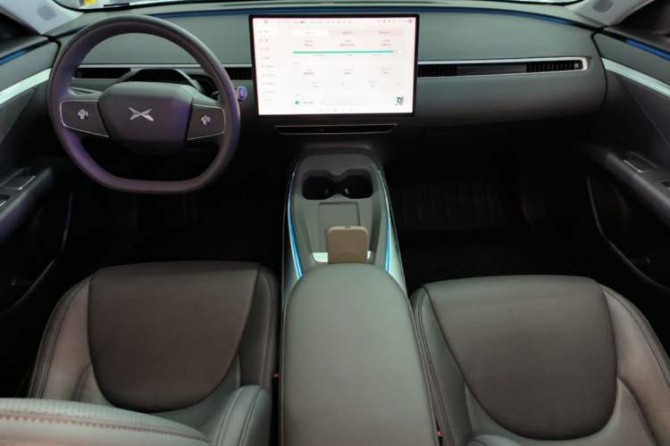 Used XPeng MONA M03 2024 620 with Ultra-Long Range Center Console