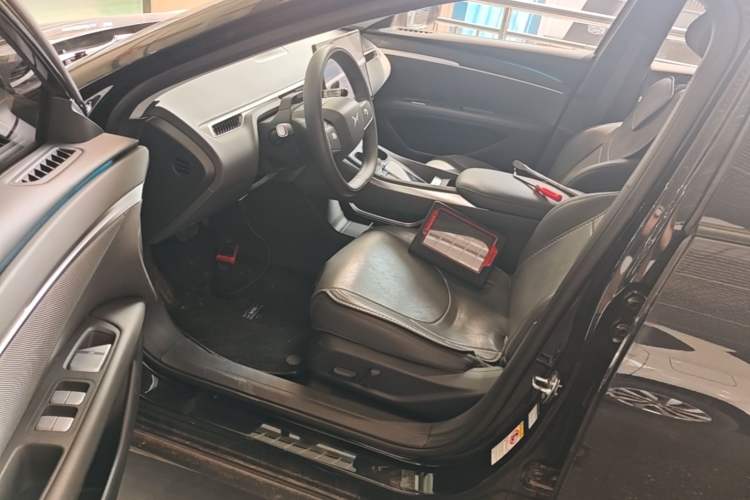 Used XPeng MONA M03 2024 620 with Ultra-Long Range Driver Seat