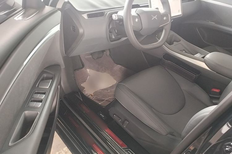 Used XPeng MONA M03 2024 620 with Ultra-Long Range Driver Seat