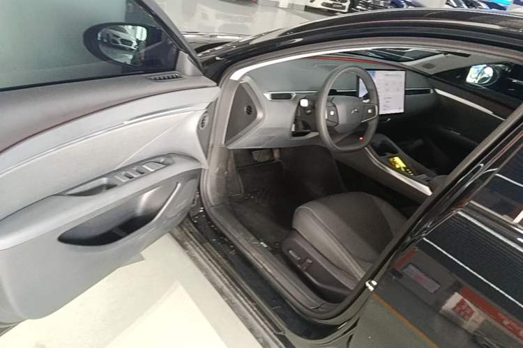 Used XPeng MONA M03 2024 620 with Ultra-Long Range Driver Seat