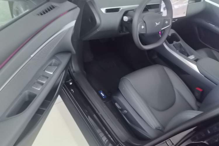 Used XPeng MONA M03 2024 620 with Ultra-Long Range Driver Seat