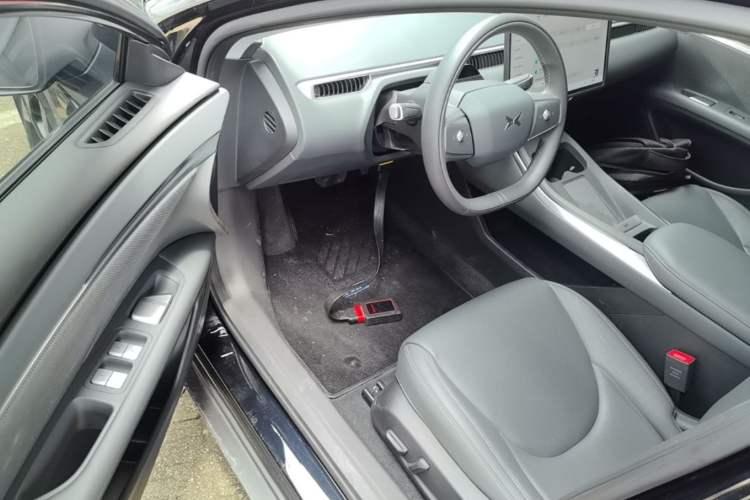 Used XPeng MONA M03 2024 620 with Ultra-Long Range Driver Seat