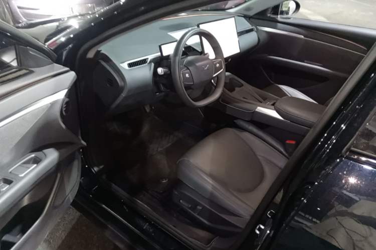 Used XPeng MONA M03 2024 620 with Ultra-Long Range Driver Seat