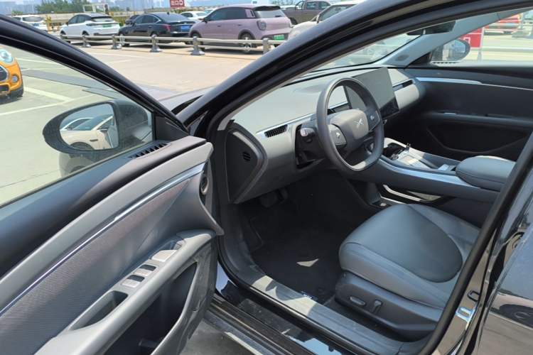 Used XPeng MONA M03 2024 620 with Ultra-Long Range Driver Seat