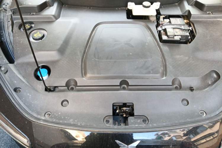 Used XPeng MONA M03 2024 620 with Ultra-Long Range Engine Bay