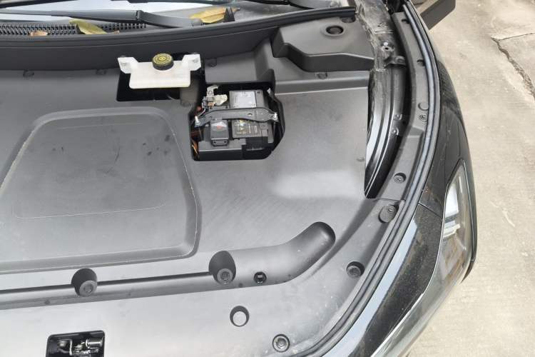 Used XPeng MONA M03 2024 620 with Ultra-Long Range Engine Bay Left