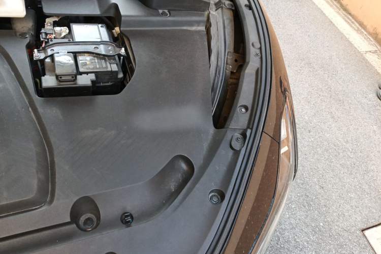 Used XPeng MONA M03 2024 620 with Ultra-Long Range Engine Bay Left