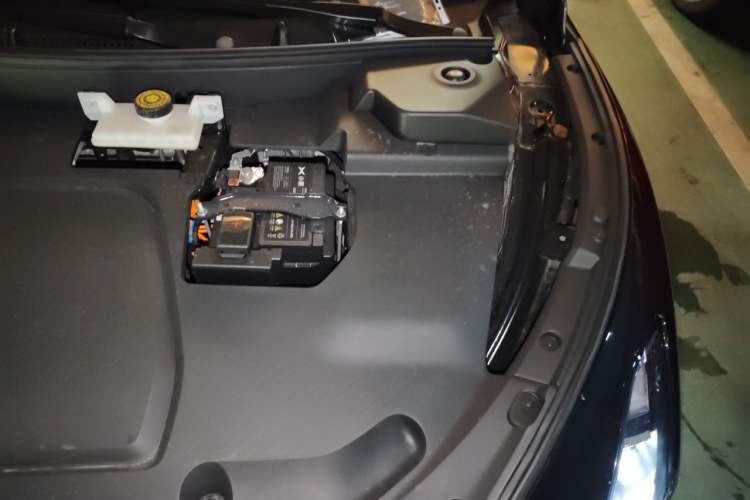 Used XPeng MONA M03 2024 515 Long-Range Engine Bay Left