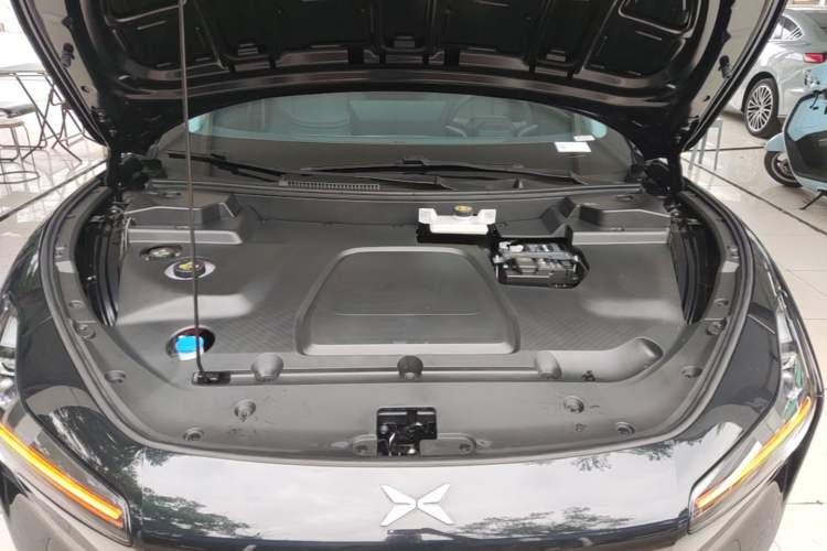 Used XPeng MONA M03 2024 620 with Ultra-Long Range Engine Bay
