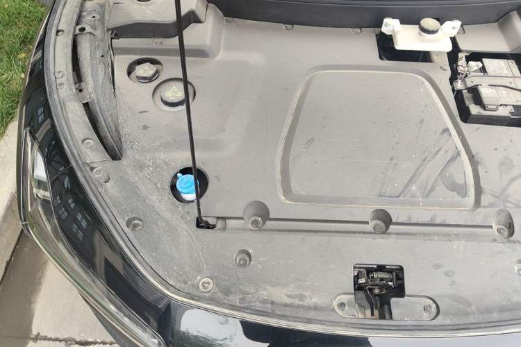 Used XPeng MONA M03 2024 620 with Ultra-Long Range Engine Bay Right